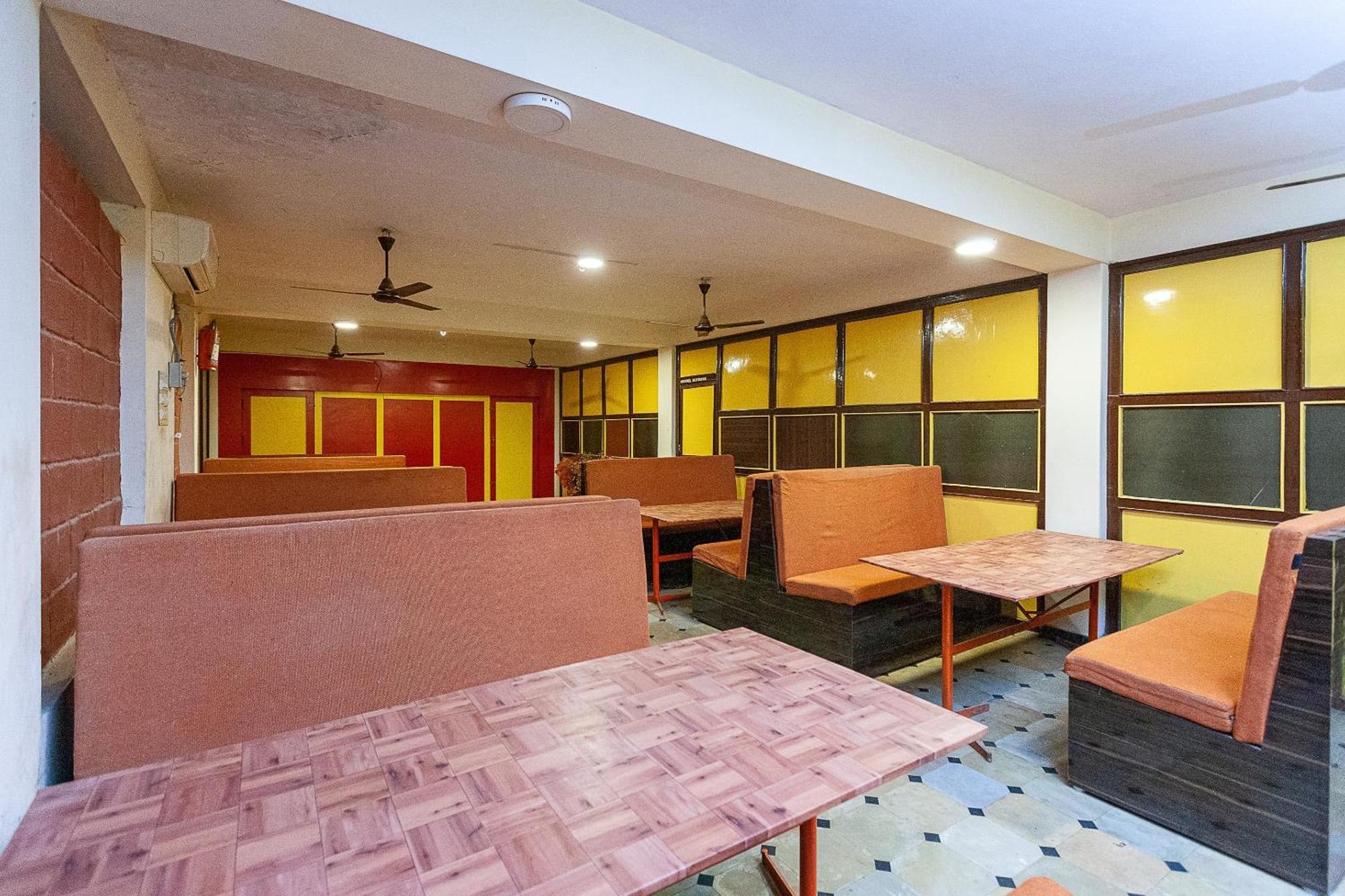 Collection O Ammayi Hotels & Resorts Tiruvannāmalai Exterior foto