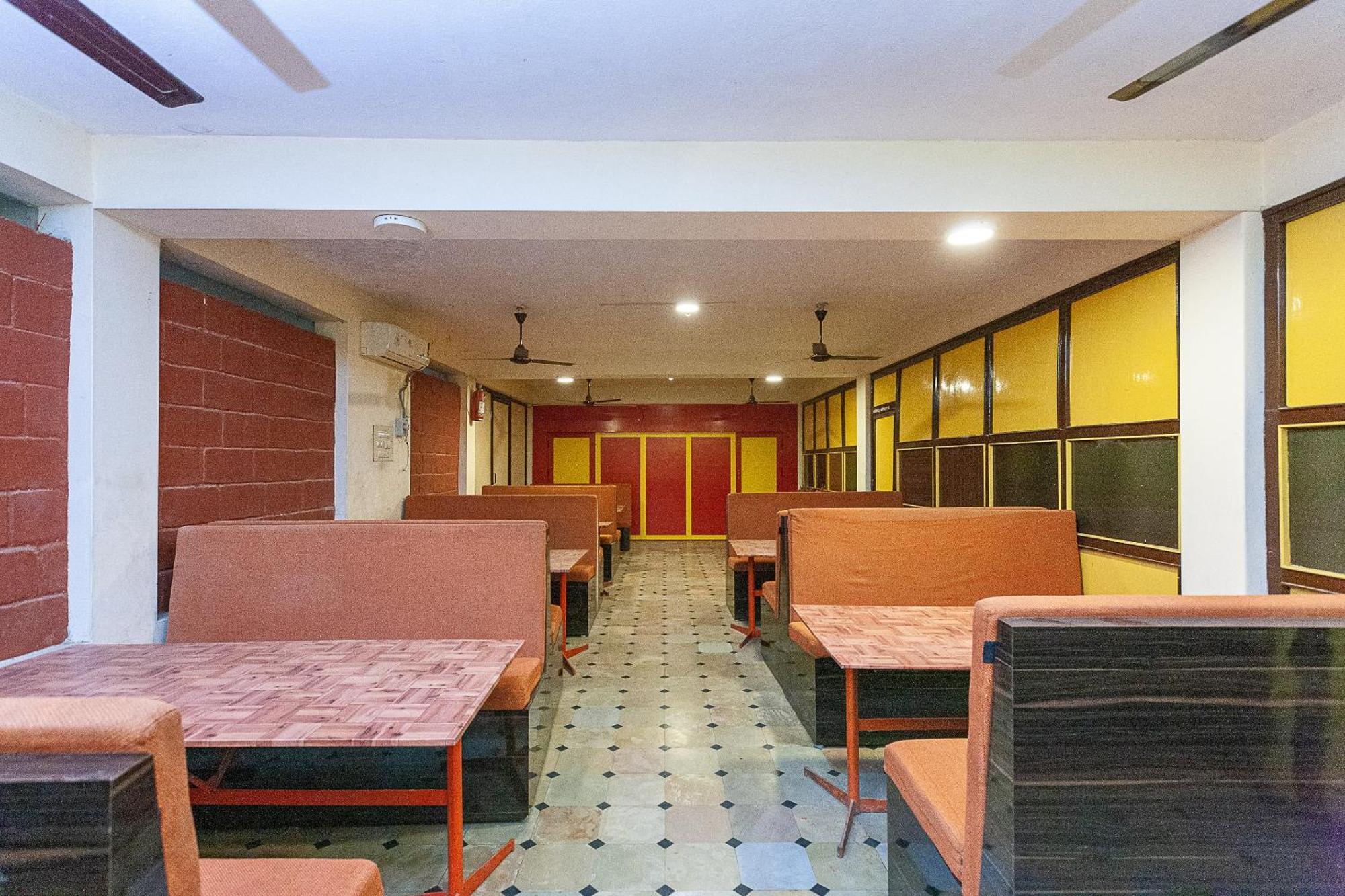 Collection O Ammayi Hotels & Resorts Tiruvannāmalai Exterior foto