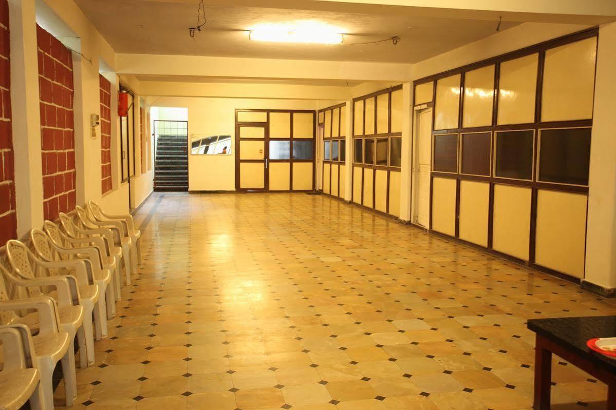 Collection O Ammayi Hotels & Resorts Tiruvannāmalai Exterior foto